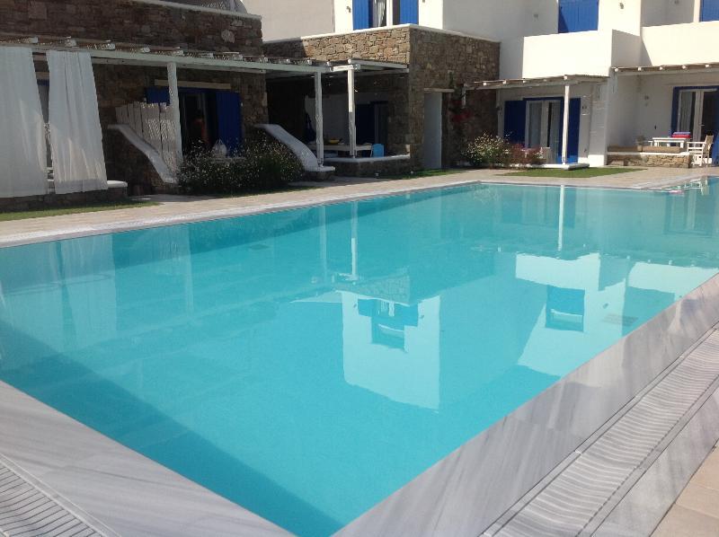Blue, White And Grey Suites Ornos  Exteriör bild